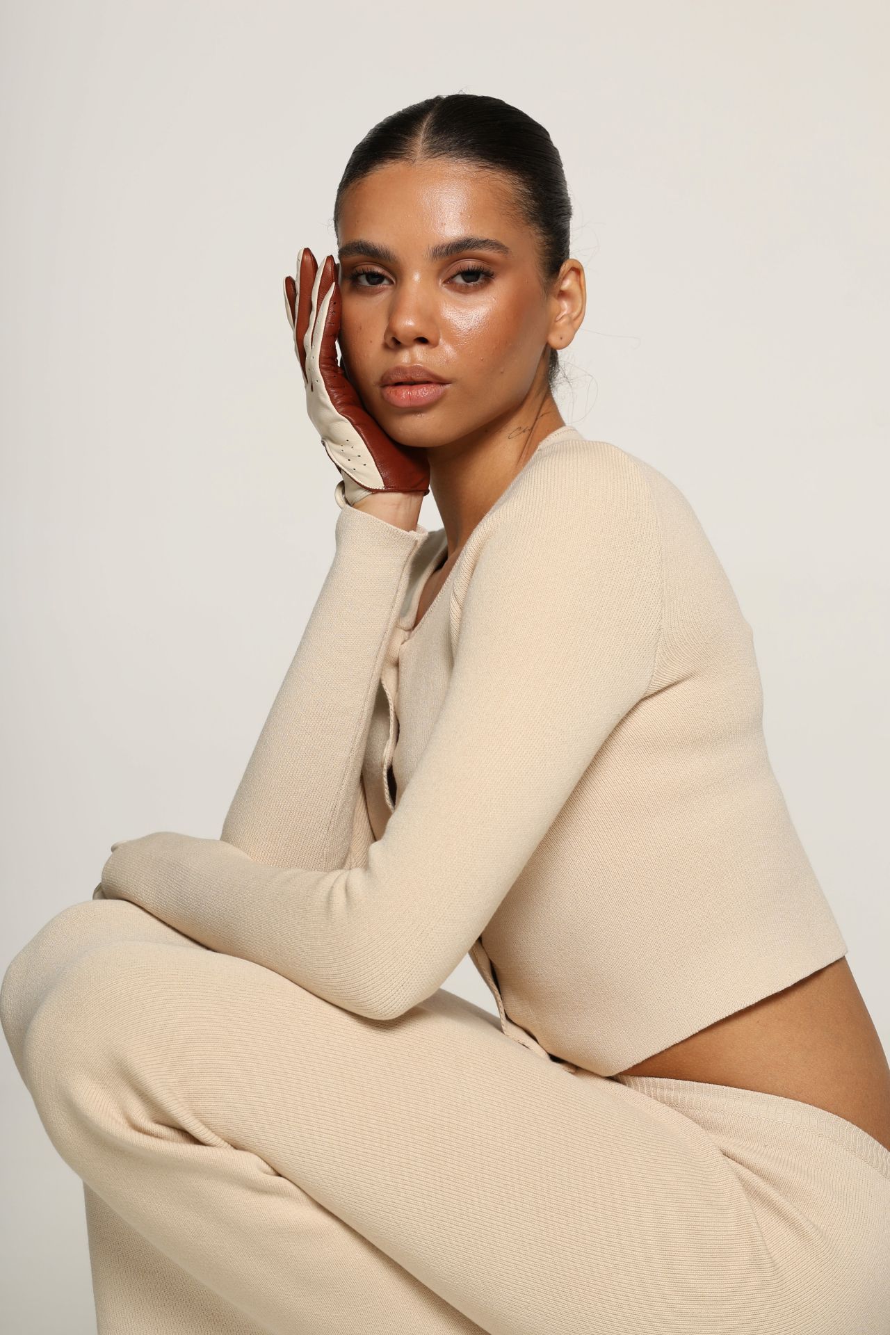 Костюм в'язаний зі спідницею беж