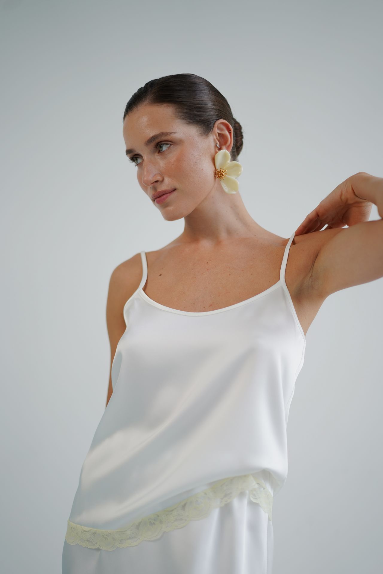 Майка атлас з мереживом