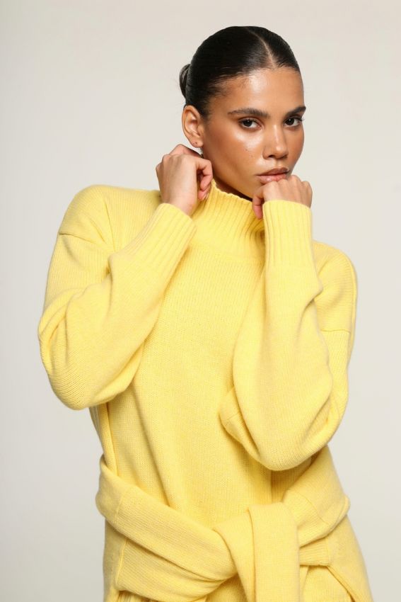 Светр вовна жовтий