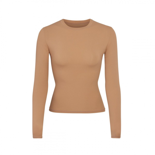 Camel long sleeve glove